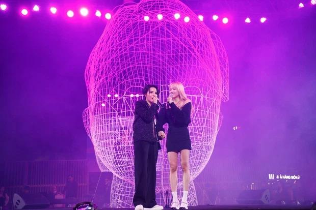 Thiều Bảo Trâm lần đầu thể hiện live ca khúc mới đã bị oét-1