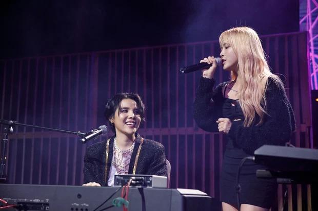 Thiều Bảo Trâm lần đầu thể hiện live ca khúc mới đã bị oét-3