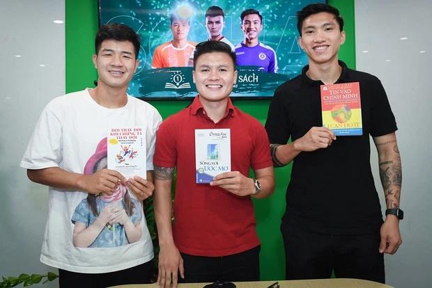 Đăng tải ẩn ý, người đại diện ngầm hé lộ CLB mới của Quang Hải?-3