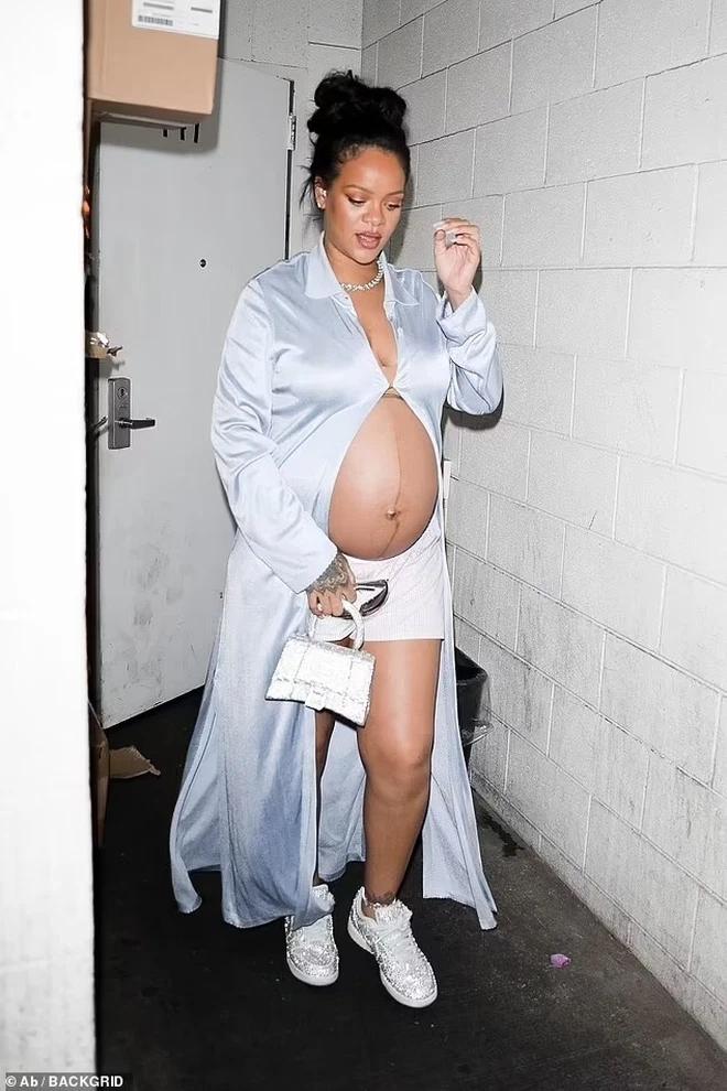 Rihanna và ASAP Rocky lần đầu xuất hiện sau vụ bị cảnh sát bắt-6