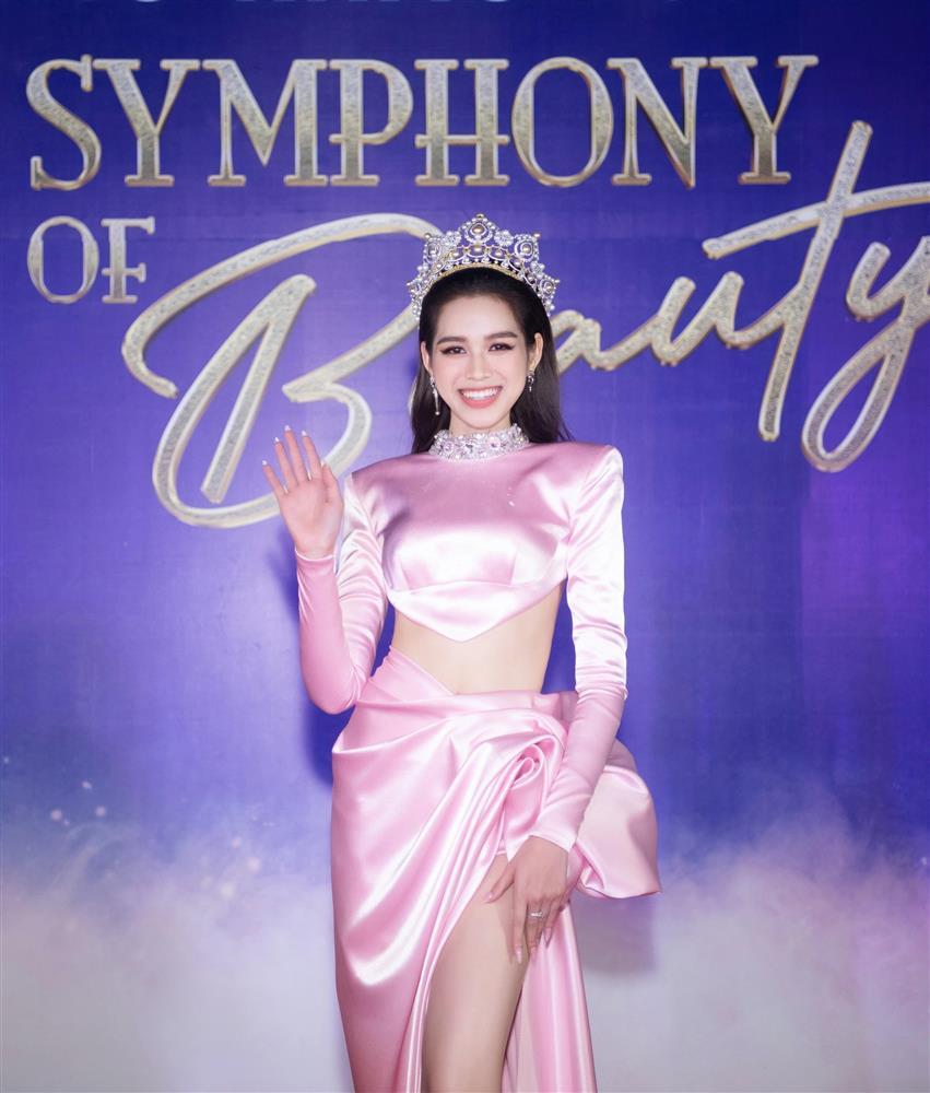 Đỗ Thị Hà đổ máu vì lên đồ lồng lộn ở Miss World Vietnam-1