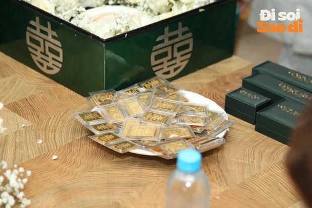 Đại gia mừng cưới Phương Trinh Jolie 10 lượng vàng là ai?-4