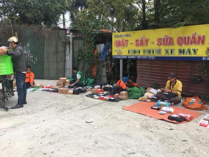 Khi shipper đi giao hàng vẫn không quên thả thính chọc cười khách-11