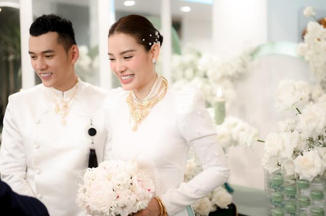 Mẹ chồng U60 chiếm spotlight đám cưới Phương Trinh Jolie-1