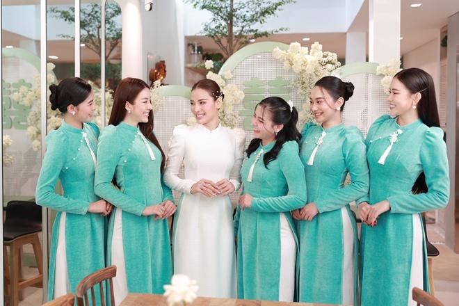 U60's mother-in-law occupies the spotlight of Phuong Trinh Jolie's wedding-10