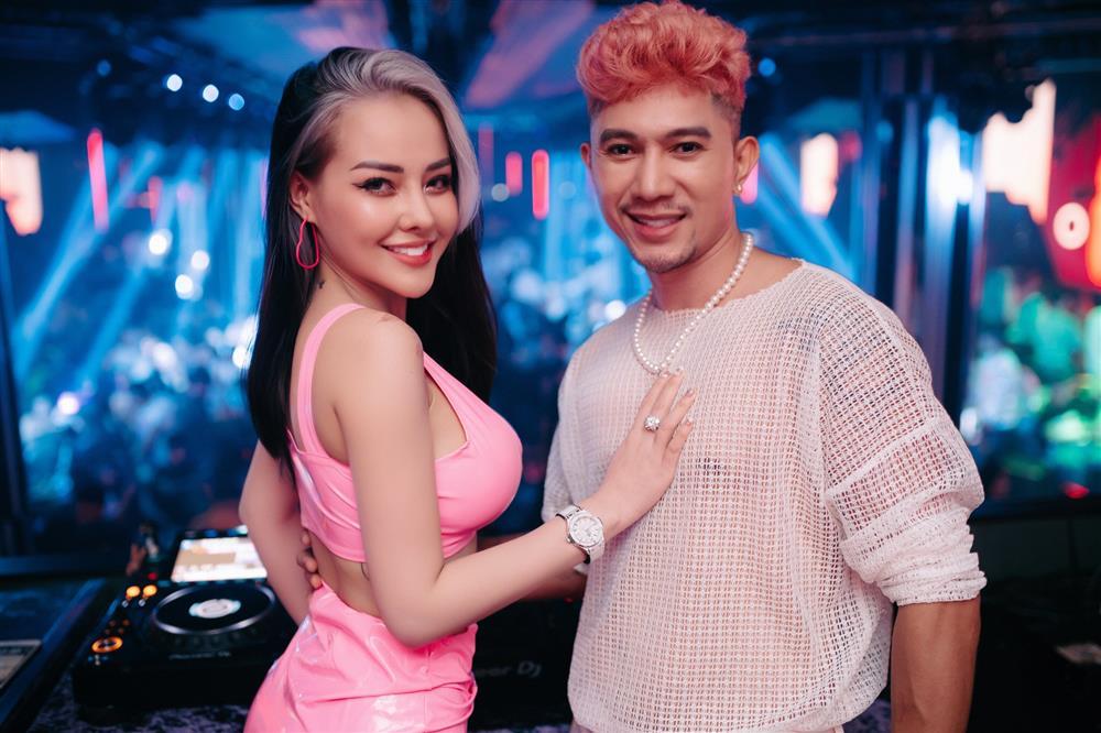 Ngân 98 và Lương Bằng Quang khoe hàm răng mài cụt gần đến lợi-5