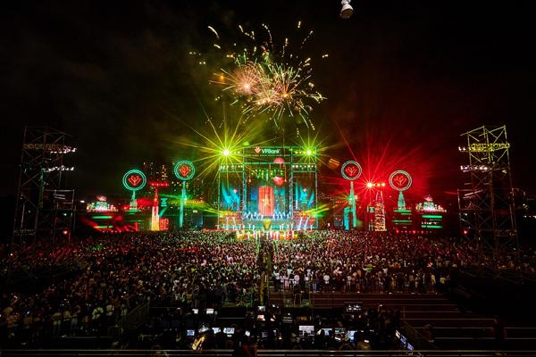 Explosive moments of Light Up Vietnam music festival-4