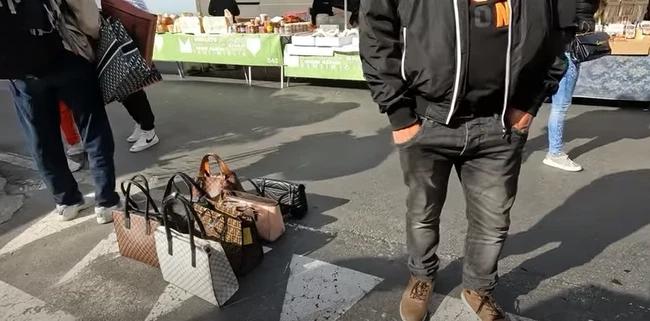 Cô Mười Vlog kể chuyện quái gở khi đi chợ Trời ở quốc gia châu Âu-8