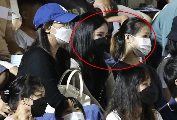 Chỉ 1 hình ảnh tiết lộ quan hệ giữa Viên Minh và em chồng-1