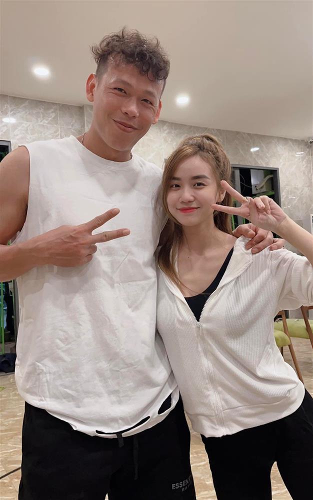 Chụp hình với Tấn Trường, vợ cũ Hoài Lâm bị còm khiếm nhã-1