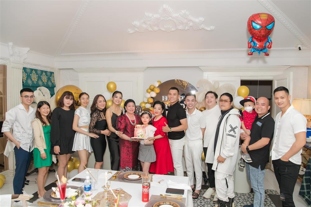 Mẹ chồng Phương Trinh Jolie đối xử ra sao với con riêng nàng dâu?-6