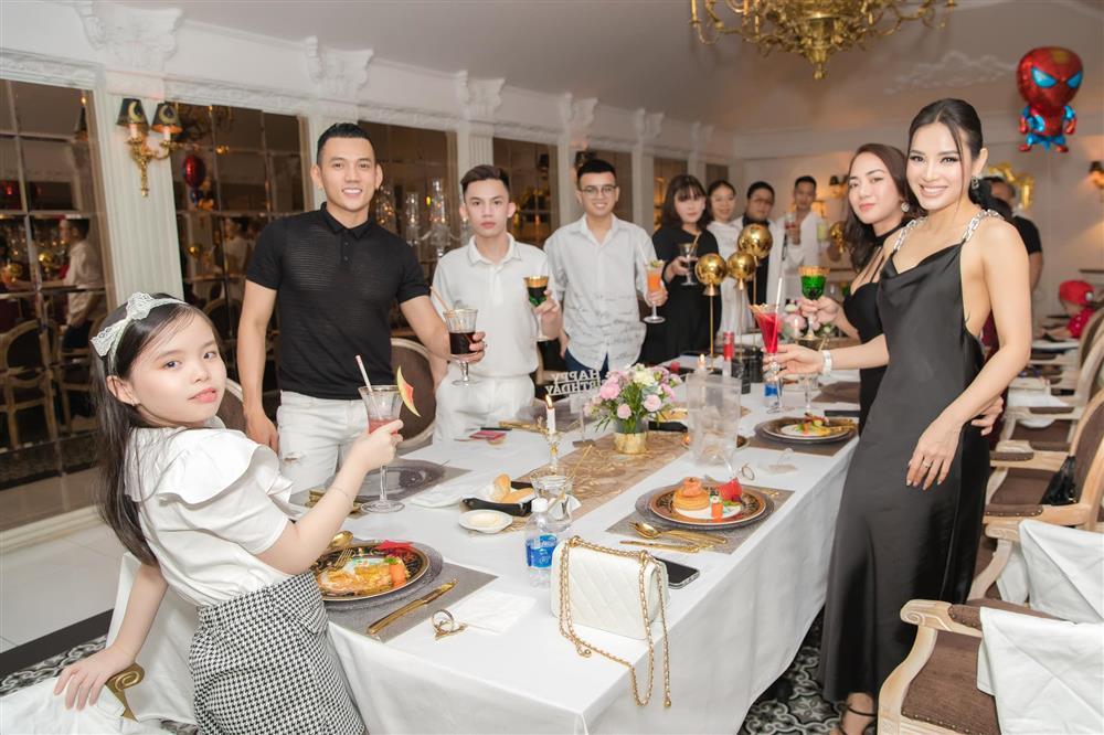 Mẹ chồng Phương Trinh Jolie đối xử ra sao với con riêng nàng dâu?-5