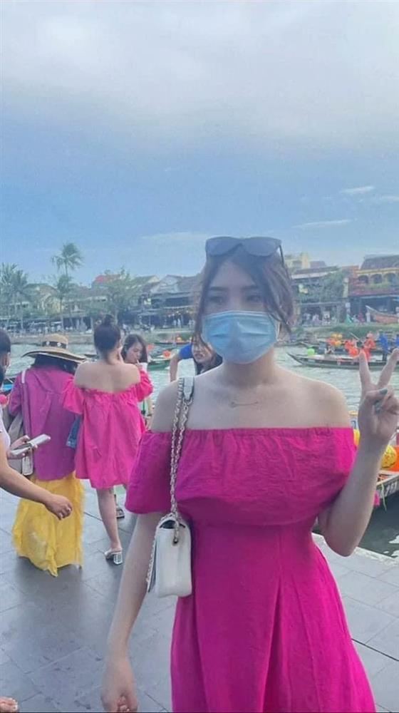 Mặc váy hồng để nổi nhất Hội An, ai ngờ tá hỏa cả binh đoàn chóe lóe-4