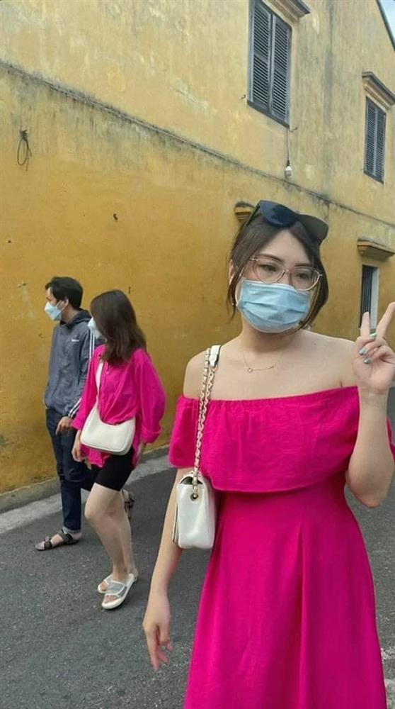 Mặc váy hồng để nổi nhất Hội An, ai ngờ tá hỏa cả binh đoàn chóe lóe-5