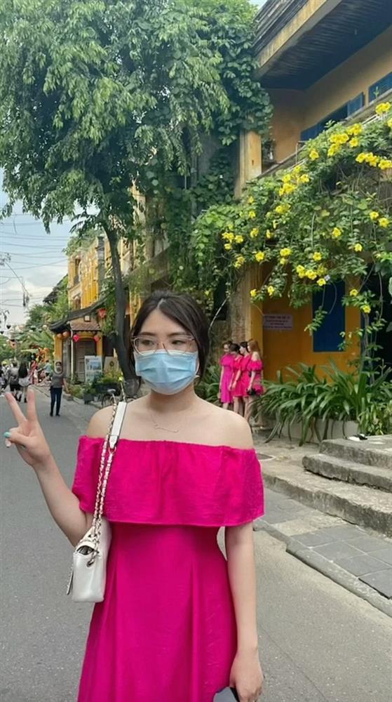 Mặc váy hồng để nổi nhất Hội An, ai ngờ tá hỏa cả binh đoàn chóe lóe-9