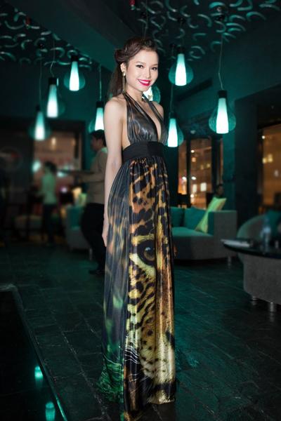 Con lớn 9 tuổi, Phương Trinh Jolie lấy lại body nuột không ai hay-4