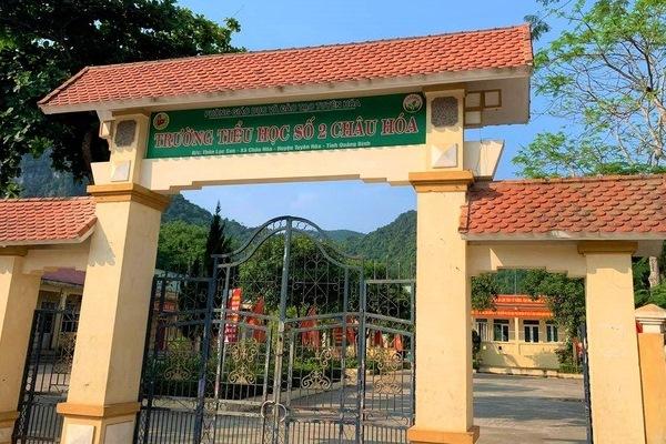 Thầy giáo Nghệ An tát học sinh thủng màng nhĩ vì dùng điện thoại?-3