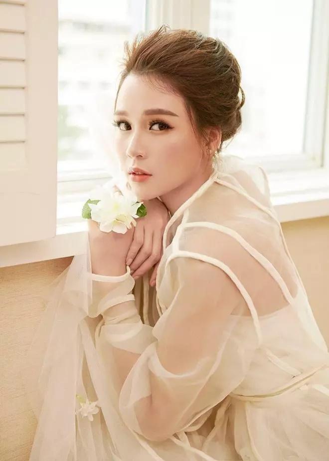 MC nổi tiếng Vbiz cầu cứu dân mạng khi ăn nhầm gói hút ẩm-3