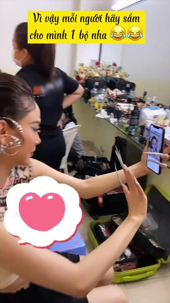 Minh Hằng vật lộn với bộ nail 10cm vì đóng MV cho Đông nhi-10