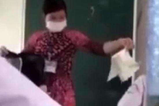 Kỷ luật 2 giáo viên tát học sinh, thả sách vở xuống đất