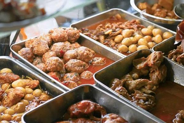 Bất ngờ bạn gái cũ của chồng gửi tặng thẻ ATM trong ngày cưới-2