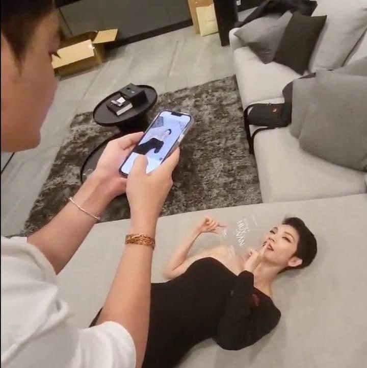 Xuân Lan bị bóc ảnh sống ảo với thiệp cưới Ngô Thanh Vân-3