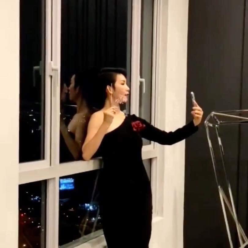 Xuân Lan bị bóc ảnh sống ảo với thiệp cưới Ngô Thanh Vân-4