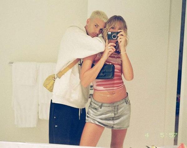 Victoria Beckham thân với bạn gái Romeo hơn vợ Brooklyn-2