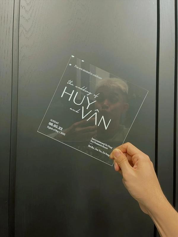 Động thái tình cũ Huy Trần khi thiệp cưới Ngô Thanh Vân rần rần-4