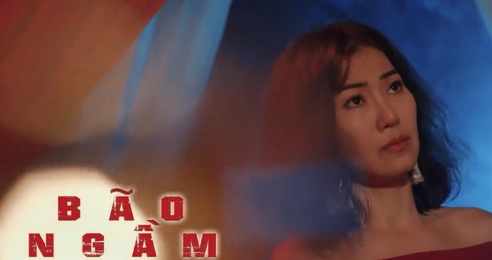 Bão Ngầm tập 48, Hạ Lam lấy được lòng tin của ông trùm giấu mặt-4