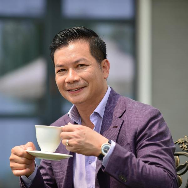 Shark Hưng hiếm hoi khoe ảnh 2 con riêng lớn phổng phao-2