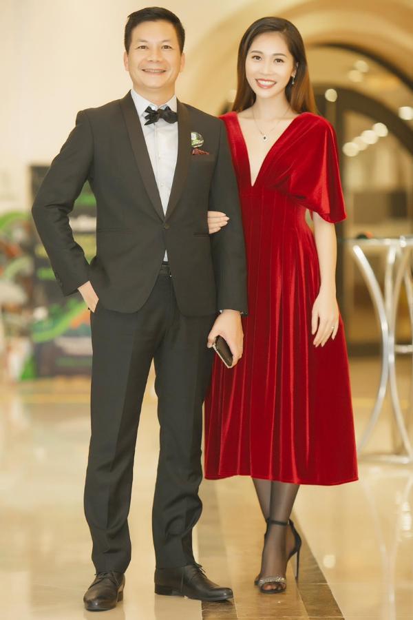 Shark Hưng hiếm hoi khoe ảnh 2 con riêng lớn phổng phao-1