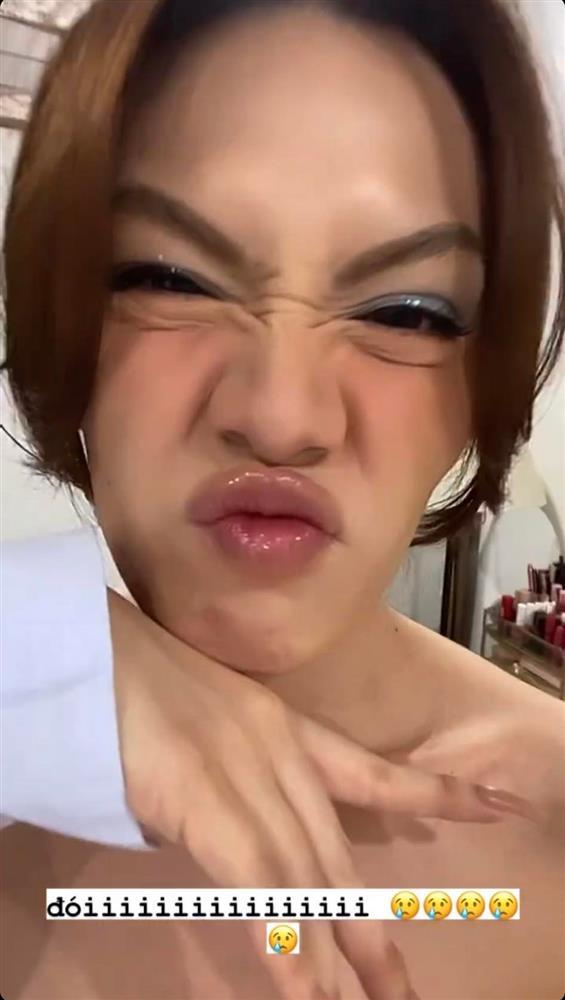 Đào Bá Lộc mặc đồ tắm, tự tin tạo dáng sexy trước gương-4