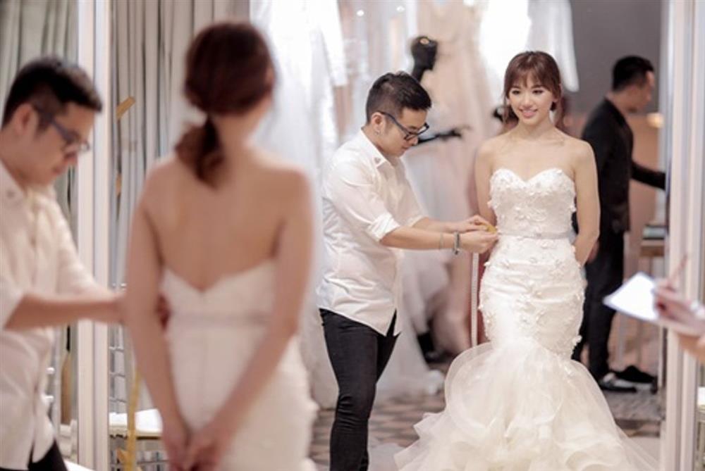 Hot không kém ảnh cưới là khoảnh khắc thử váy của sao Việt-10