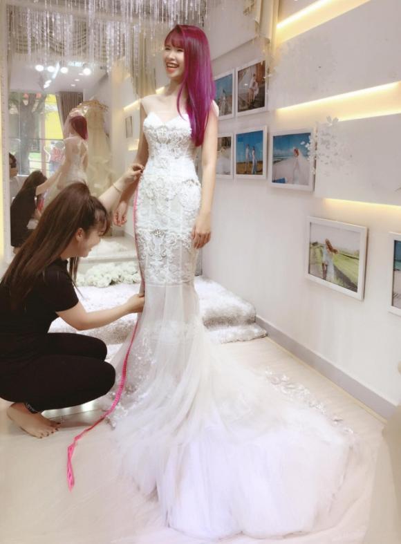 Hot không kém ảnh cưới là khoảnh khắc thử váy của sao Việt-13