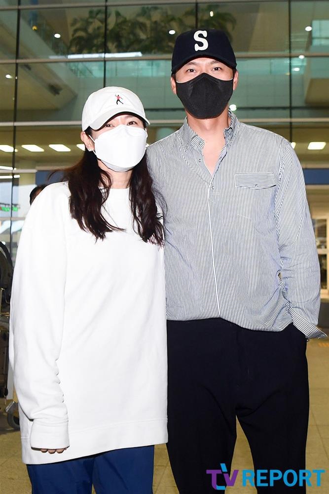 Hyun Bin - Son Ye Jin ôm nhau cực tình ngày về Hàn Quốc-3