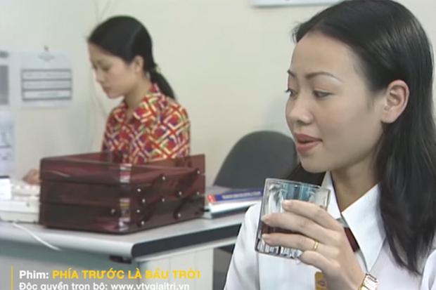 Thư ký Thư đáng ghét trong Phía Trước Là Bầu Trời giờ ra sao?-1