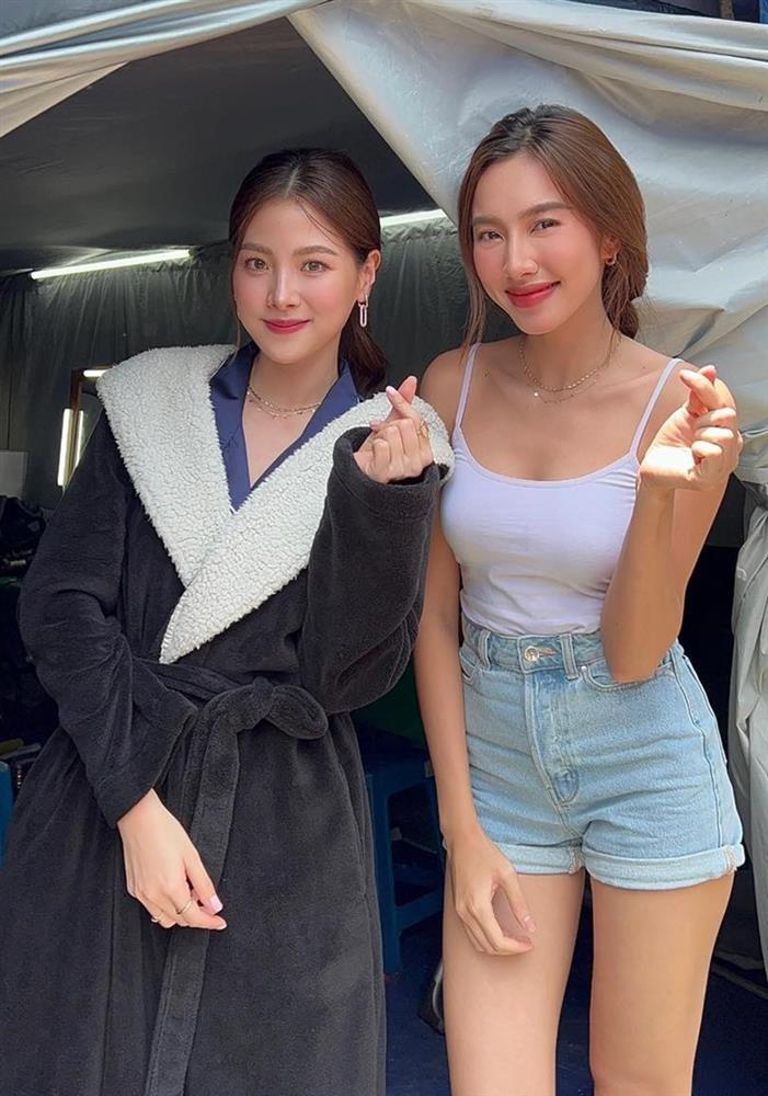 Thùy Tiên chạm mặt Baifern, có đẹp bằng mỹ nhân Chiếc Lá Cuốn Bay?-2