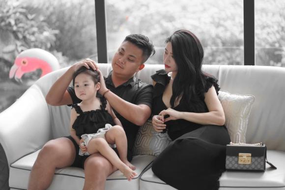Vân Navy lâu lắm mới đăng ảnh gia đình, con gái chiếm spotlight-4