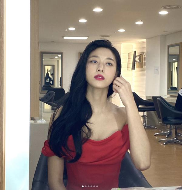 Nữ idol cứ đóng phim là bị dìm, đời thực đẹp chuẩn nữ thần luôn!-7