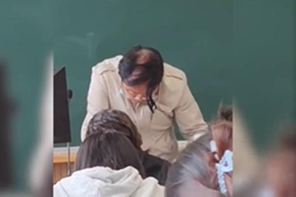 Thầy giáo xuất hiện trên truyền hình gặp sự cố với bài toán cấp 1-2