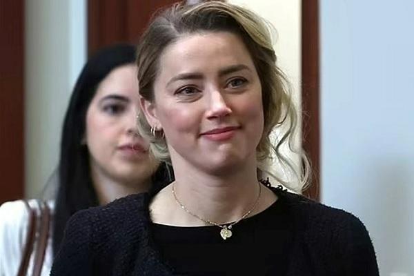 Amber Heard từng gửi Johnny Depp: Em yêu anh, em xin lỗi-4