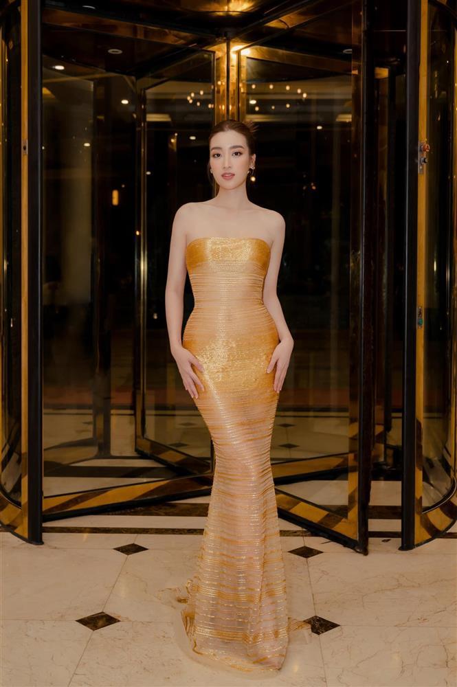 Đỗ Mỹ Linh hack size ngực tối đa khi đụng độ Lương Thùy Linh-2