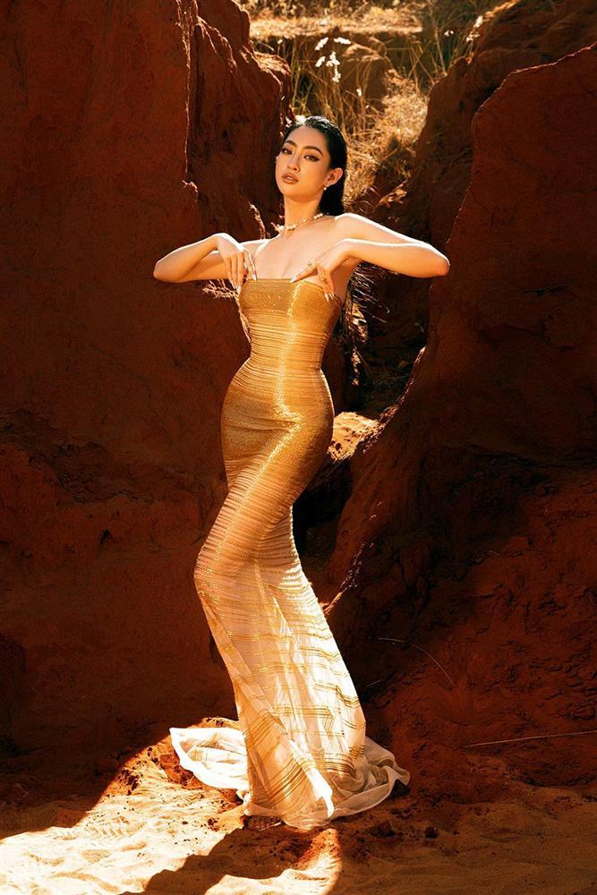 Đỗ Mỹ Linh hack size ngực tối đa khi đụng độ Lương Thùy Linh-6