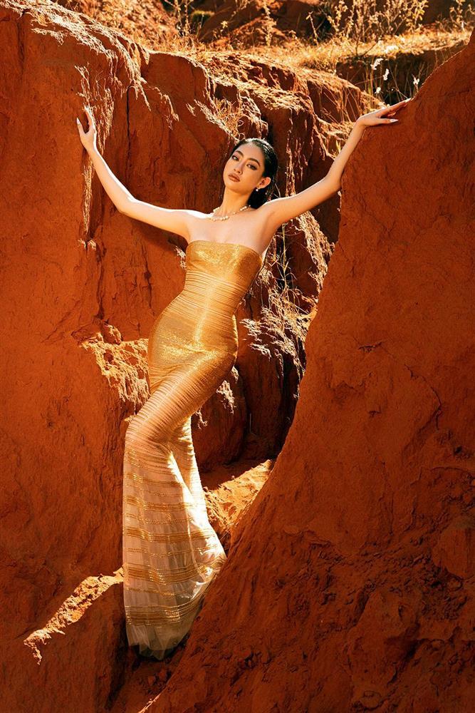 Đỗ Mỹ Linh hack size ngực tối đa khi đụng độ Lương Thùy Linh-7