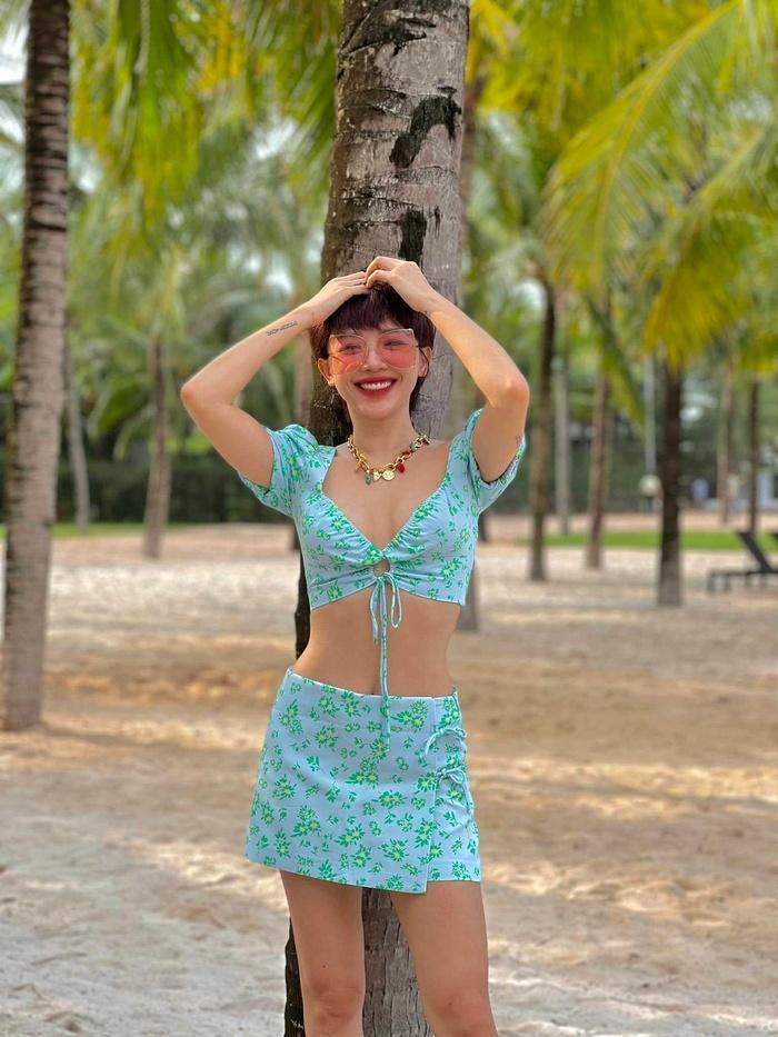 Le Quyen reveals lingerie - Angela Phuong Trinh is as muscular as a man-7