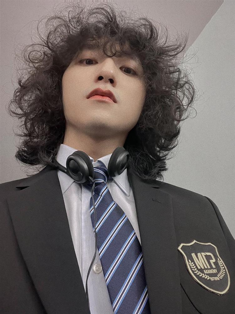 Sơn Tùng bầm dập cả người vì đóng MV nhảy lầu gây sốc-8