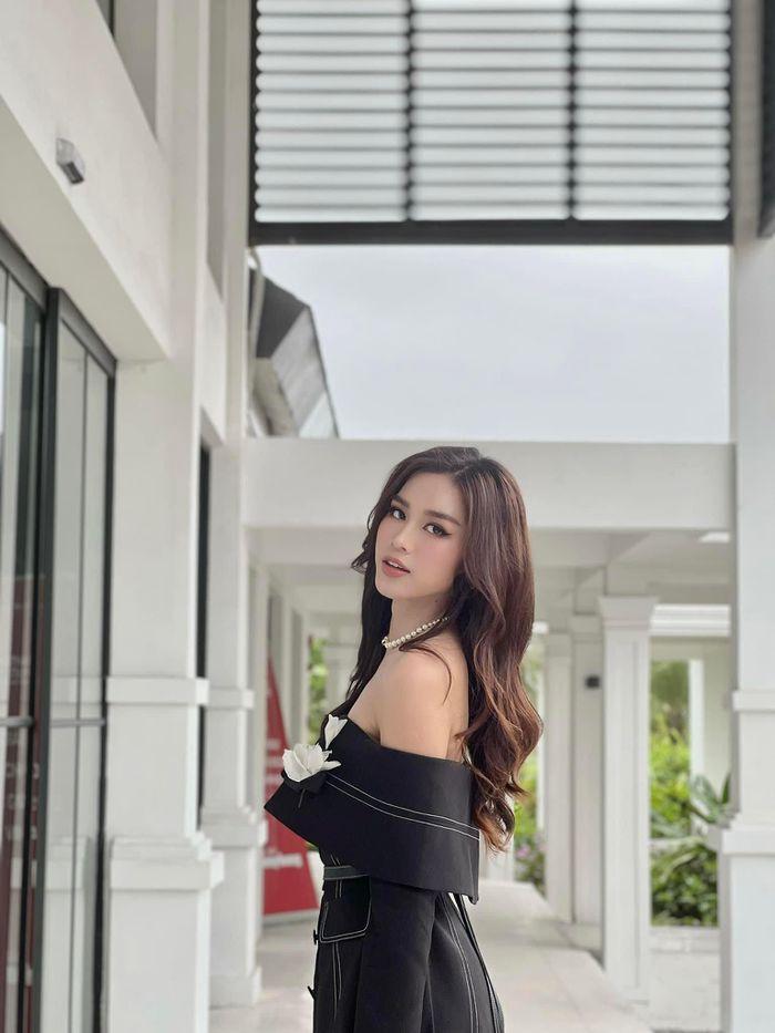 Đỗ Thị Hà đụng hàng Hoa hậu hài hơn 17 tuổi: Kết quả bất ngờ-5