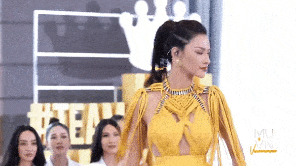 Vũ Thu Phương chán catwalk mổ cò, quay sang cosplay HHen Niê?-1