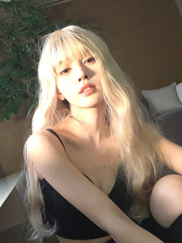 Mỹ nữ 4000 năm Cúc Tịnh Y để tóc bạch kim, visual lên vùn vụt-3